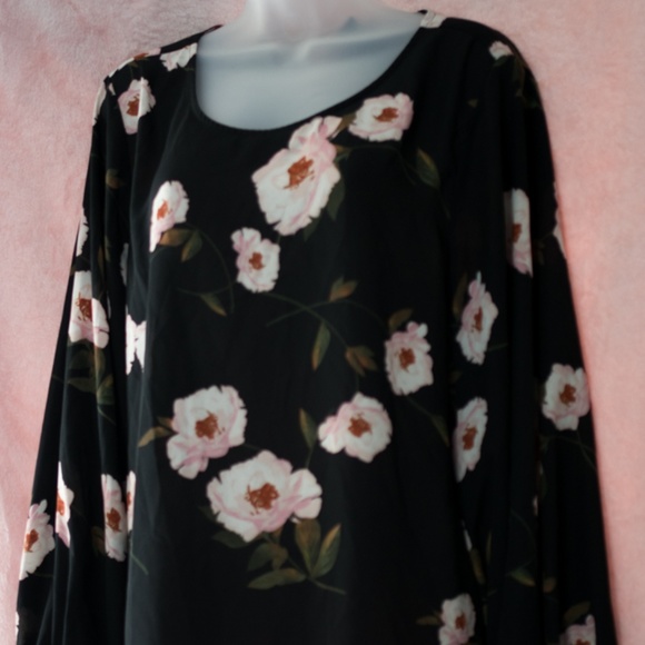 Classy Worthington Blouse - Picture 5 of 8